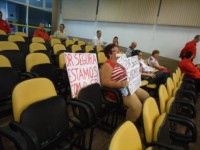 /album/galeria-de-fotos%3a-manifesta%c3%a7%c3%a3o-no-plenario-da-c%c3%a2mara-municipal-do-dia-16-04-2012-/dsc08807-jpg/