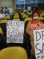 /album/galeria-de-fotos%3a-manifesta%c3%a7%c3%a3o-no-plenario-da-c%c3%a2mara-municipal-do-dia-16-04-2012-/dsc08815-jpg/