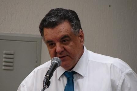 SANTA CASA REALIZA PRIMEIRA CIRURGIA ELETIVA."O VEREADOR SEGURA FOI O AUTOR DA LEI Nº 4.421 DE MARÇO DE 2010, QUE AUTORIZA CELEBRAÇÃO DE CONVÊNIO COM INSTITUIÇÕES DE SAÚDE A FIM DE REALIZAR ESSAS CIRURGIAS". 