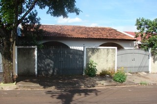 VEREADOR SEGURA APRESENTOU REQUERIMENTO AO PREFEITO MUNICIPAL, PEDINDO A TOMADA DE MEDIDAS DE SEGURANÇA PARA IMÓVEL DA RUA EUGÊNIO M. TUNDISI, Nº205, NO JARDIM MARIA LUIZA, BEM COMO LIMPEZA NO LOCAL.