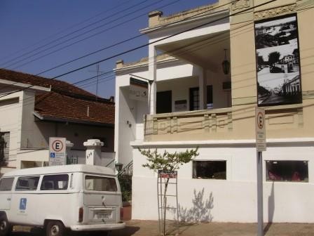 VEREADOR SEGURA APRESENTOU REQUERIMENTO, QUESTIONANDO A POSSIBILIDADE DE A PREFEITURA MUNICIPAL, ATRAVÉS DO FUSS, FAZER UM CONVÊNIO PARA SER MINISTRADO CURSO DE ARTE CULINÁRIA EM NOSSO MUNICÍPIO.