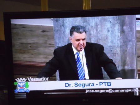 VEREADOR SEGURA APRESENTA REQUERIMENTO AO PRESIDENTE DA CÂMARA MUNICIPAL, INFORMAÇÕES SOBRE EVENTUAL POSSIBILIDADE DE OFERTA DE PLANO DE SAÚDE AOS FUNCIONÁRIOS DA CASA.
