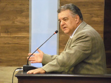 VEREADOR SEGURA APRESENTA MOÇÃO DE PESAR À FAMÍLIA DO SENHOR ÀLVARO CAMPANA, EM VIRTUDE DE SEU FALECIMENTO, ENVIANDO-SE CÓPIA DA PRESENTE À FAMÍLIA DO HOMENAGEADO.