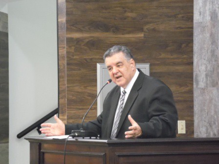VEREADOR SEGURA APRESENTA REQUERIMENTO AO PREFEITO MUNICIPAL, PEDINDO INFORMAÇÕES DE QUAL O VALOR DA VERBA DESTINADA AOS ABRIGOS SÃO LOURENÇO E SÃO VICENTE DE PAULA DO NOSSO MUNICÍPIO.