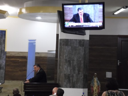 VEREADOR SEGURA APRESENTA REQUERIMENTO INDAGANDO AO CHEFE DO EXECUTIVO SE É POSSÍVEL DAR PRIORIDADE AOS FUNCIONÁRIOS PÚBLICOS PARA QUE TRABALHEM PERTO DE SUA RESIDÊNCIA.