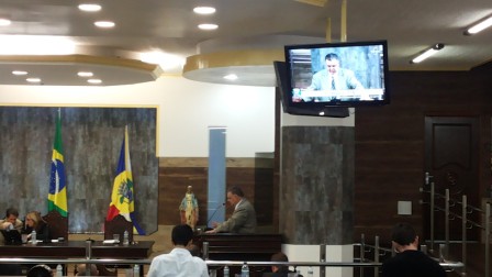VEREADOR SEGURA APRESENTA REQUERIMENTO INDAGANDO AO CHEFE DO EXECUTIVO E À EMPRESA ÁGUAS DE JAHU, QUANDO SERÃO FEITOS OS REPAROS NECESSÁRIOS NOS HIDRÔMETROS DO MUNICÍPIO.