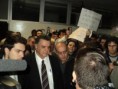 /album/galeria-de-fotos%3a-o-vereador-segura-foi-um-dos-poucos-parlamentares-presente-em-frente-%c3%a0-c%c3%a2mara-municipal%2c-para-atender-os-manifestantes-da-cidade-/dsc08209-jpg/