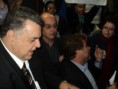 /album/galeria-de-fotos%3a-o-vereador-segura-foi-um-dos-poucos-parlamentares-presente-em-frente-%c3%a0-c%c3%a2mara-municipal%2c-para-atender-os-manifestantes-da-cidade-/dsc08215-jpg/