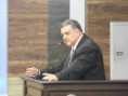 VEREADOR SEGURA APRESENTA REQUERIMENTO INDAGANDO AO CHEFE DO EXECUTIVO QUAL O VALOR DA VERBA DESTINADA À CLINICA VETERINÁRIA MUNICIPAL, AO CANIL MUNICIPAL E À APAJA.